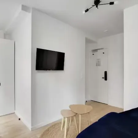 Moret Art Flat 1B Hockney Apartman *